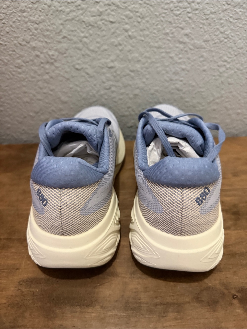 New Balance Women’s Pastel Blue Fresh Foam Running Sneakers 880 - Picture 4 of 7